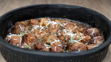 Beefy Onion Crockpot Meatballs Recipe